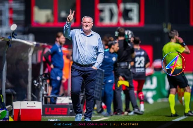 Ron Jans Overwhelmed by FC Utrecht Fans' Farewell