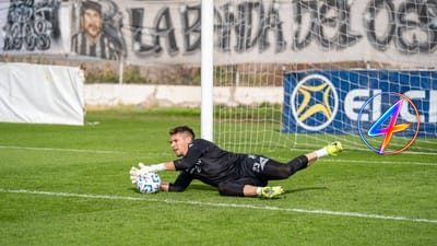 Southampton signs Bayern keeper Daniel Peretz permanently