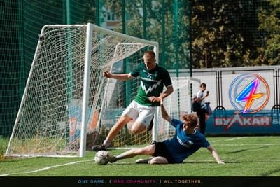 Oranje’s goal glut hides the gaps ahead of knockout football