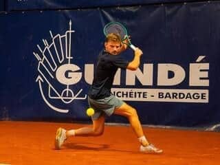 David Goffin pleure après avoir remporté le tour de qualification de Roland-Garros