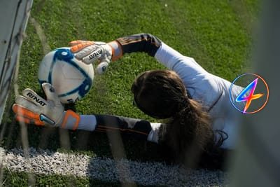 Emiliano Martinez Plays with Broken Finger as Villa Wins Europa League