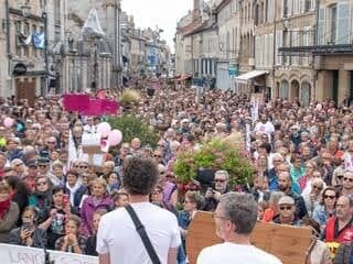 Le conseil de Langres se rend à l'hôpital pour protester contre la fermeture de la chirurgie